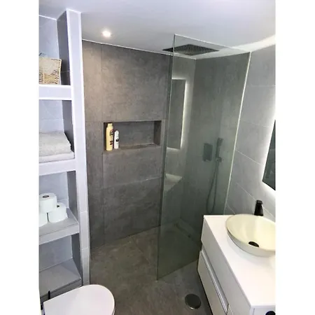 One Bedroom In Apartment